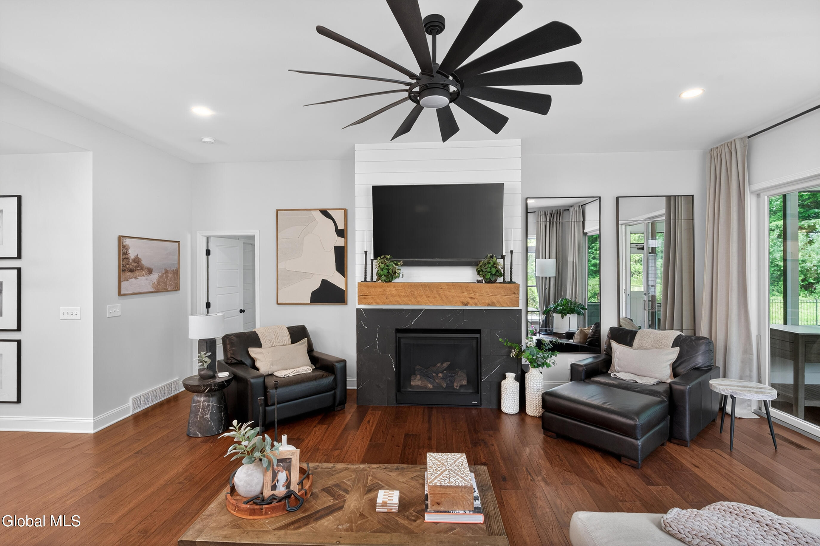 18 Bernie Loop Troy NY 12180