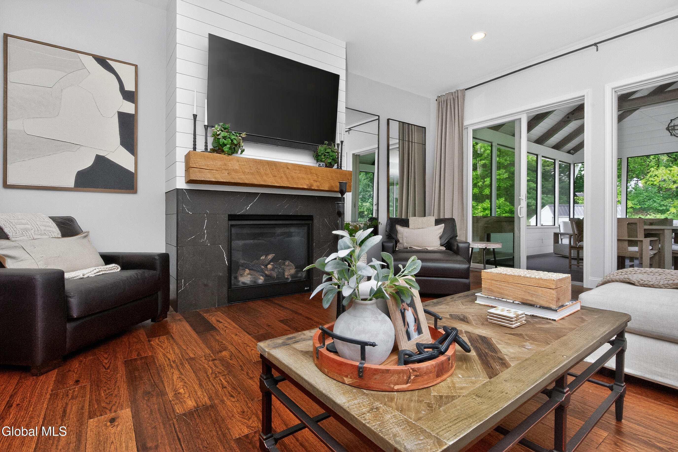18 Bernie Loop Troy NY 12180
