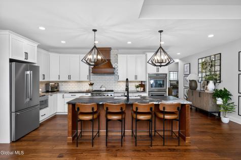 18 Bernie Loop Troy NY 12180