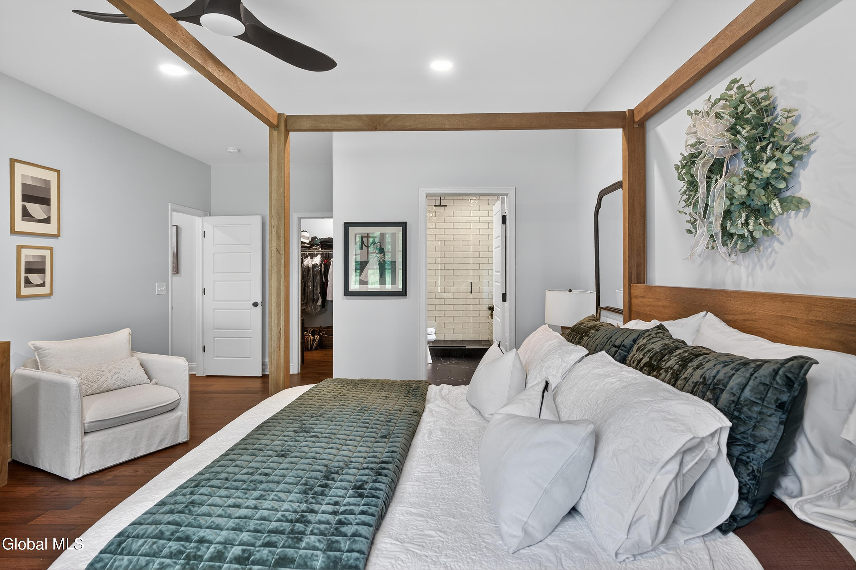 18 Bernie Loop Troy NY 12180