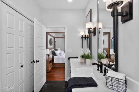 18 Bernie Loop Troy NY 12180