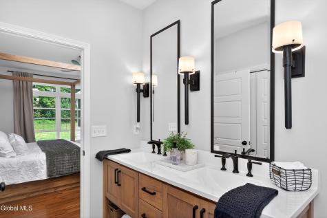 18 Bernie Loop Troy NY 12180