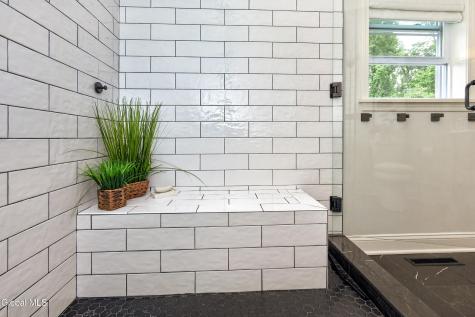 18 Bernie Loop Troy NY 12180