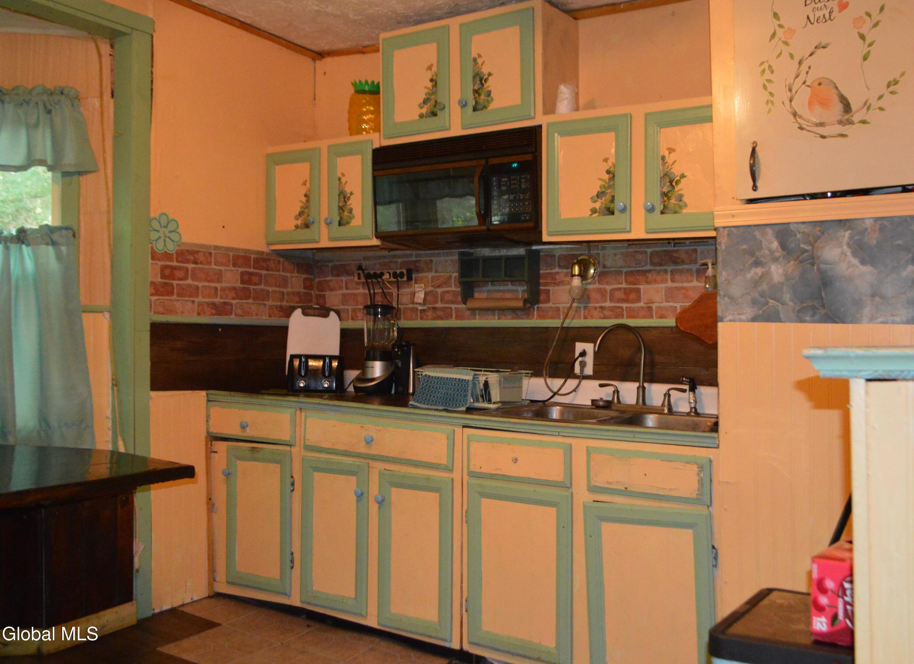 834 Co Road 110 Broadalbin NY 12025