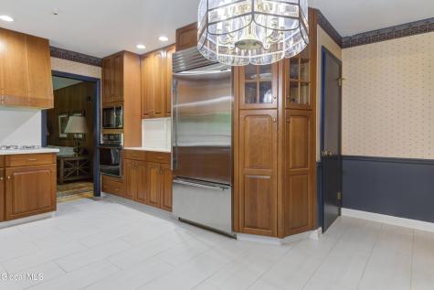 915 Londonderry Court Schenectady NY 12309