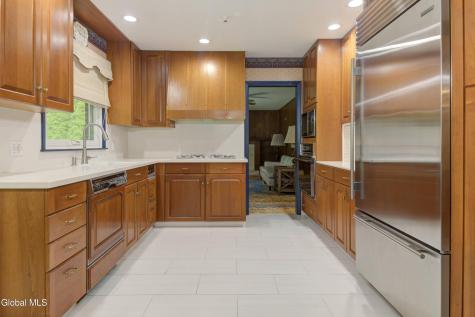 915 Londonderry Court Schenectady NY 12309