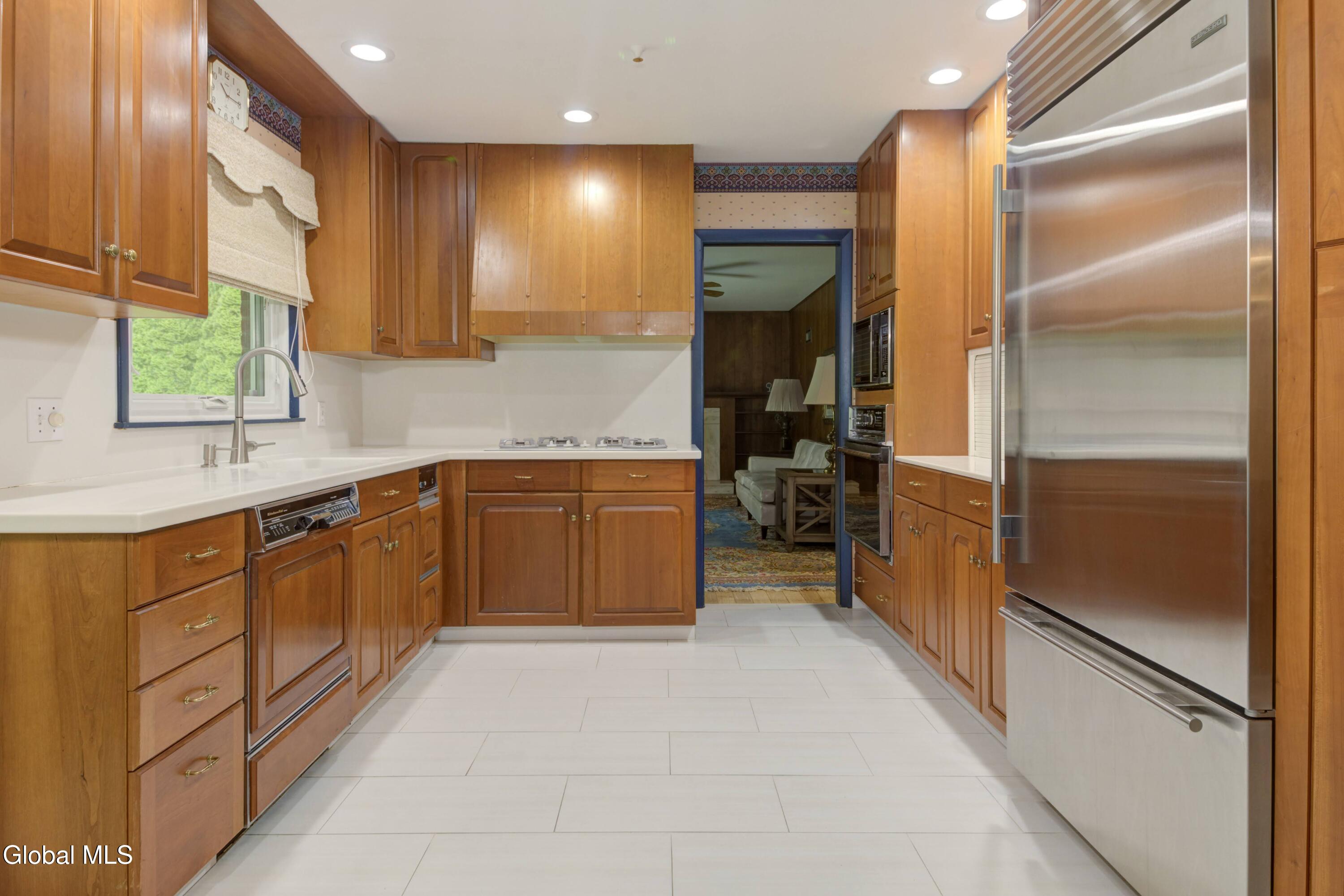 915 Londonderry Court Schenectady NY 12309