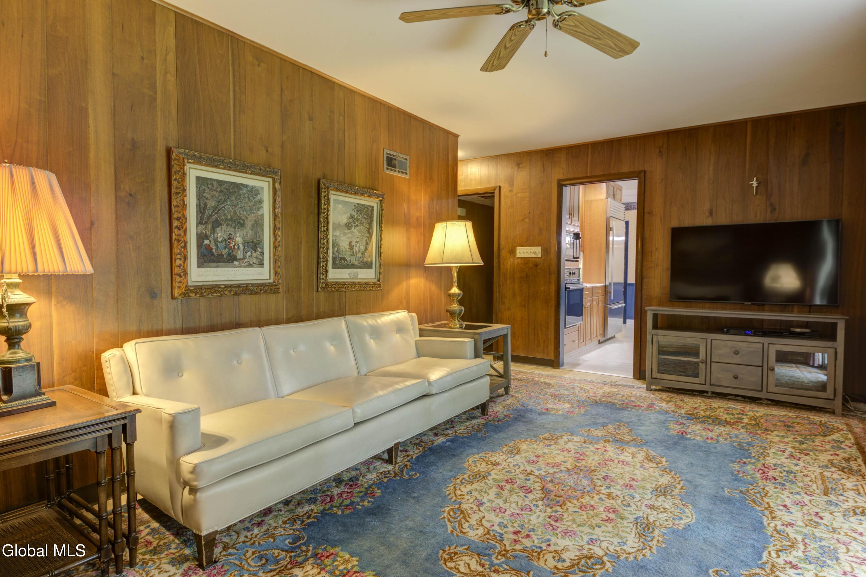 915 Londonderry Court Schenectady NY 12309