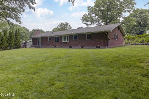915 Londonderry Court Schenectady NY 12309