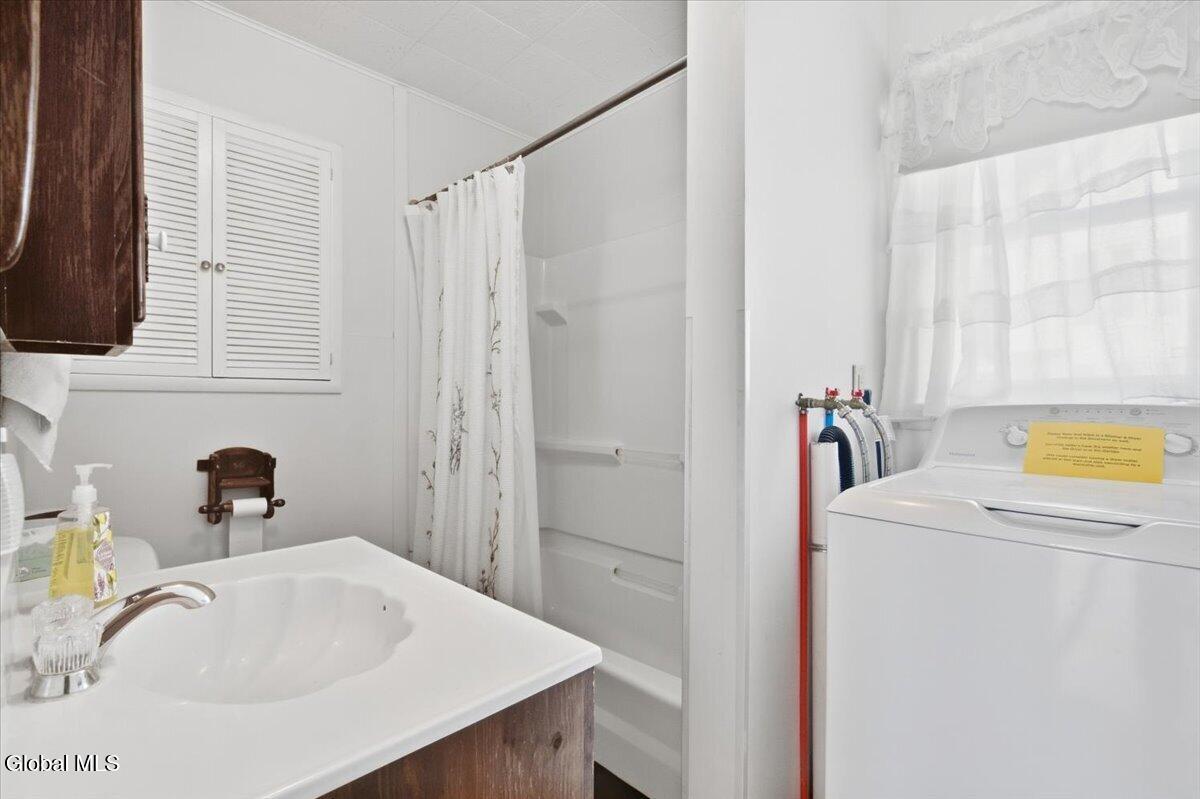 124 Auriesville Road Fultonville NY 12072