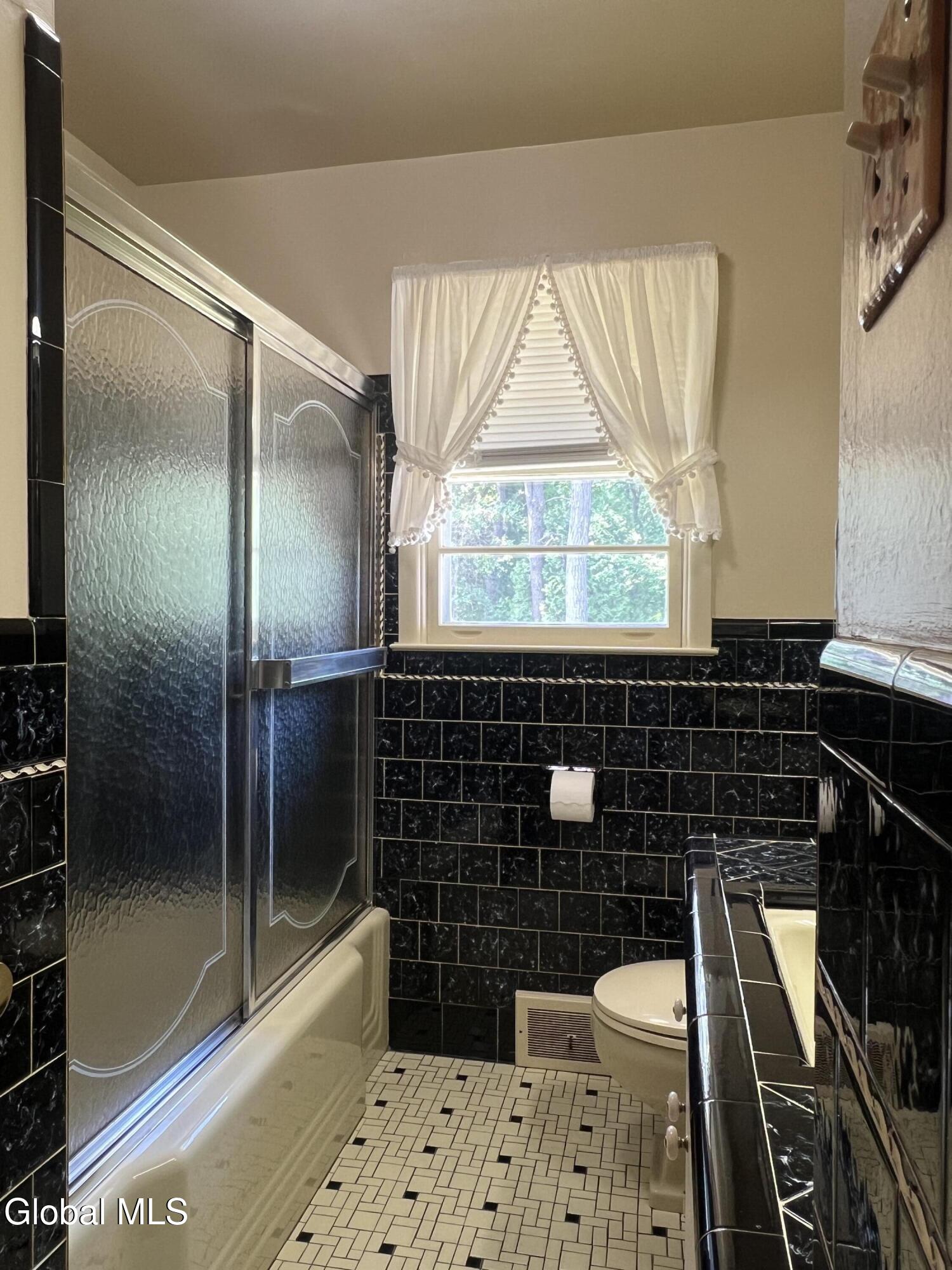 2932 Gibson Street Schenectady NY 12304