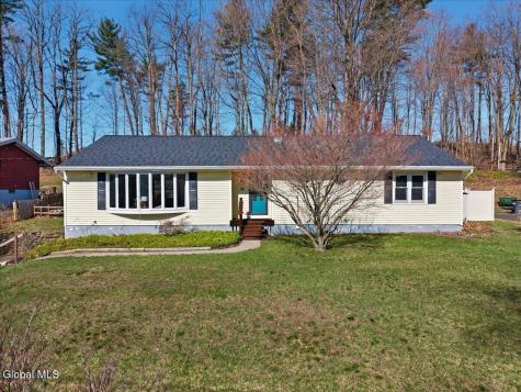 16 Denison Road Niskayuna NY 12309