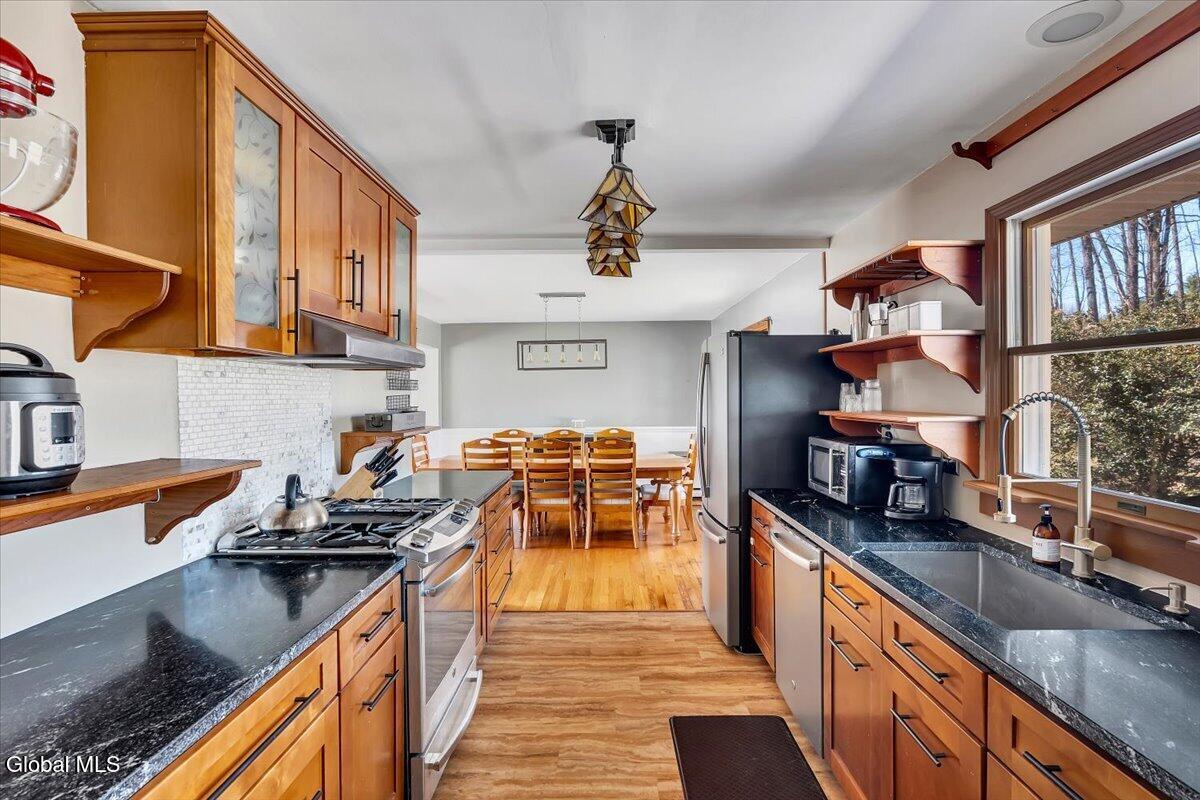 16 Denison Road Niskayuna NY 12309