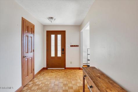 16 Denison Road Niskayuna NY 12309