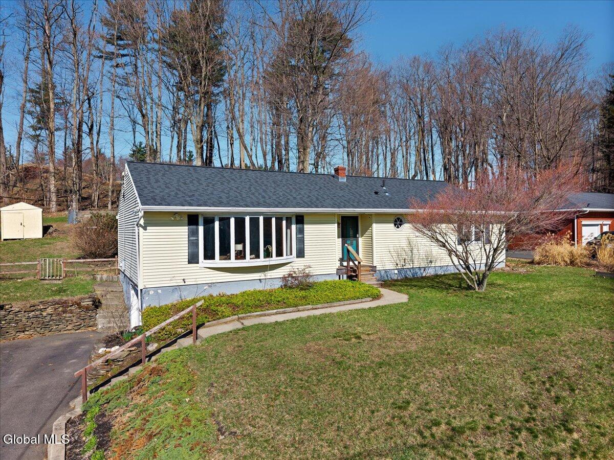16 Denison Road Niskayuna NY 12309
