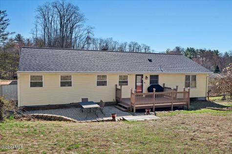 16 Denison Road Niskayuna NY 12309