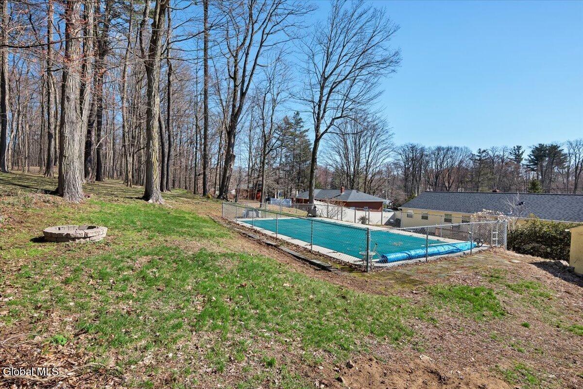 16 Denison Road Niskayuna NY 12309