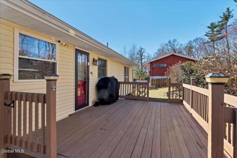 16 Denison Road Niskayuna NY 12309