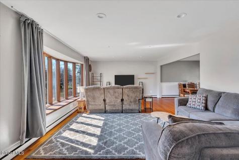 16 Denison Road Niskayuna NY 12309