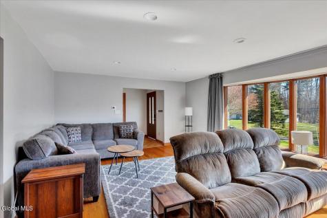 16 Denison Road Niskayuna NY 12309