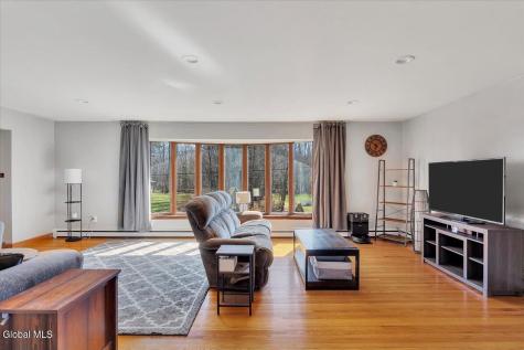16 Denison Road Niskayuna NY 12309