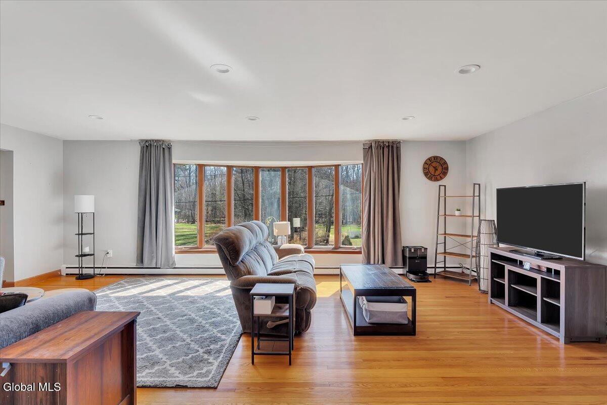 16 Denison Road Niskayuna NY 12309