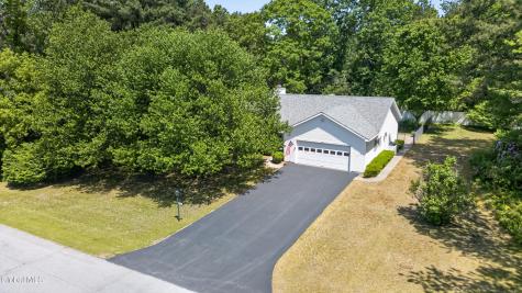 12 Lancestire Drive Queensbury NY 12804