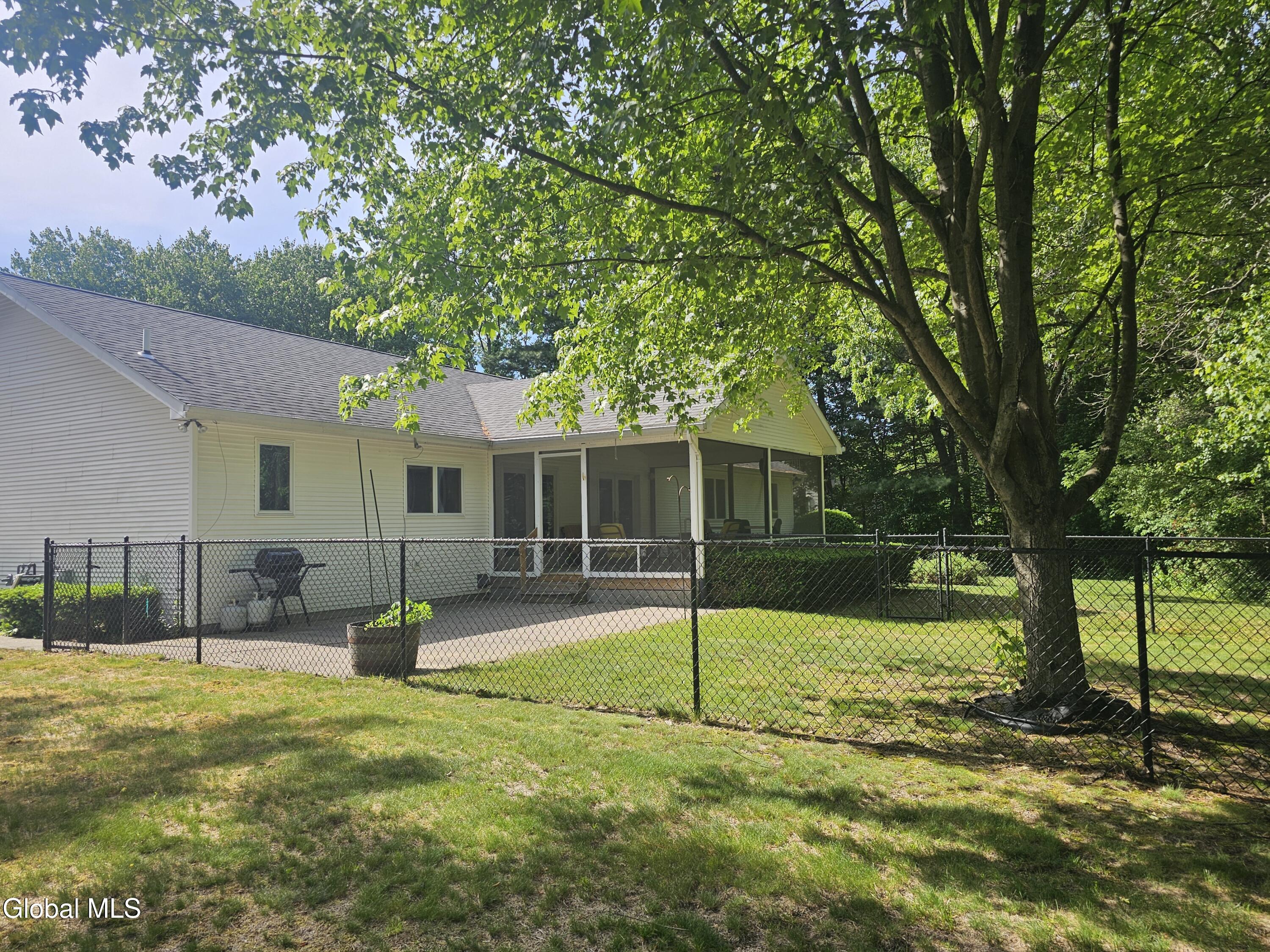 12 Lancestire Drive Queensbury NY 12804
