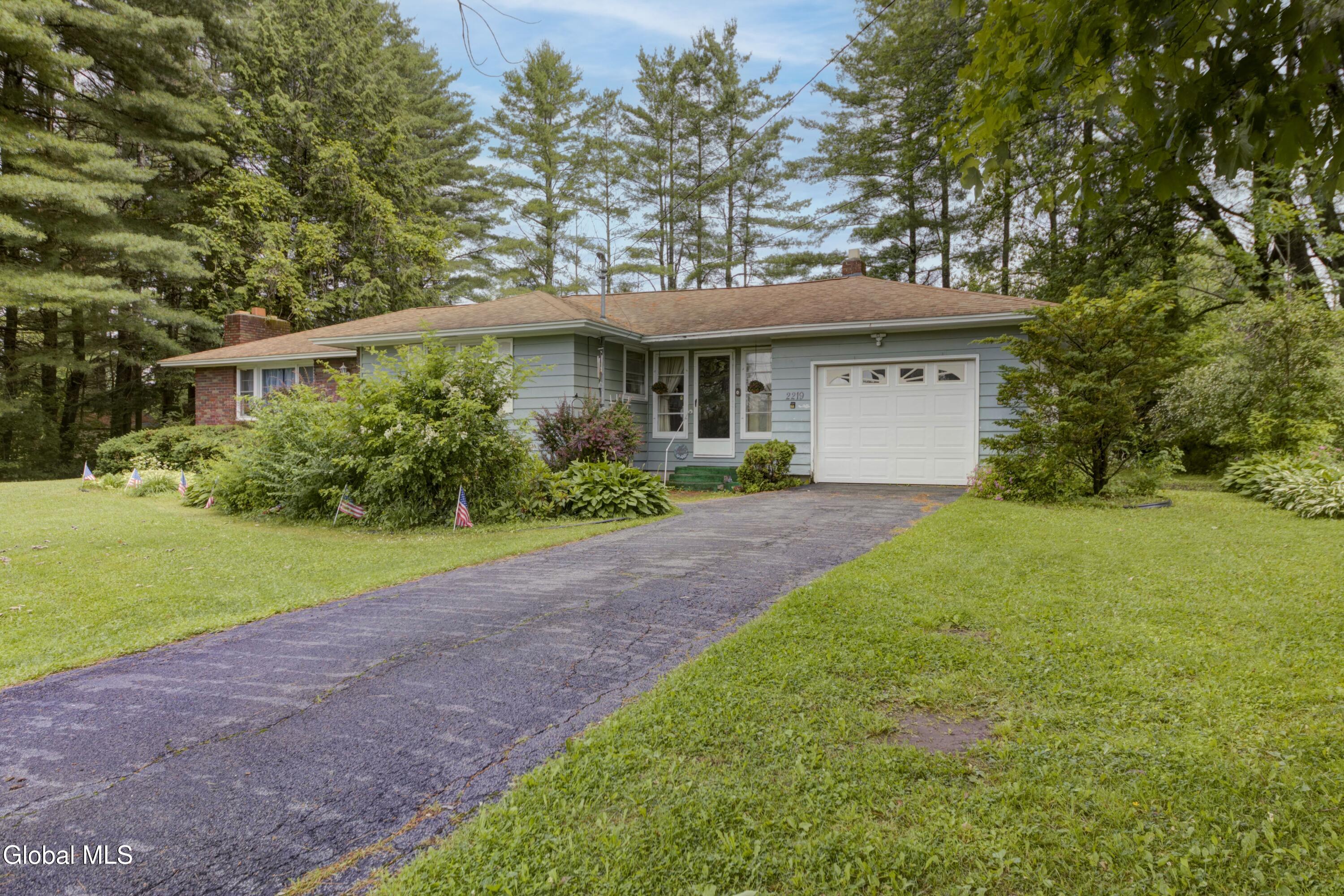 2219 County Highway 107 Amsterdam NY 12010