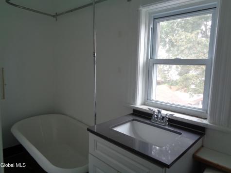 821 Holland Road Schenectady NY 12303