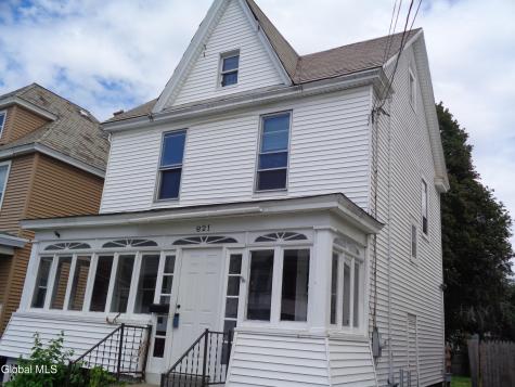 821 Holland Road Schenectady NY 12303