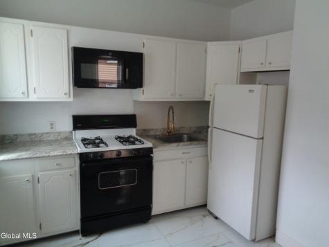821 Holland Road Schenectady NY 12303