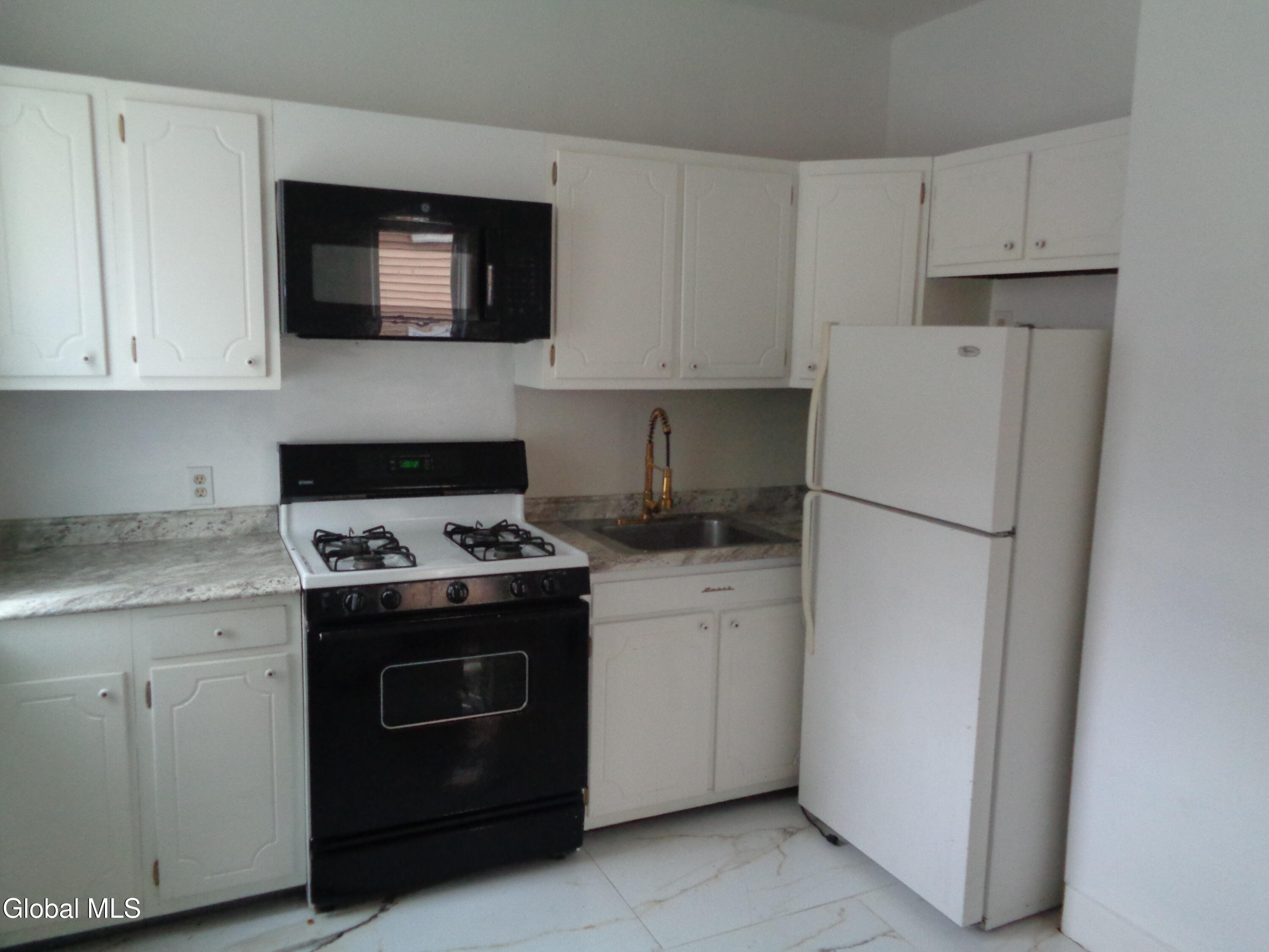 821 Holland Road Schenectady NY 12303