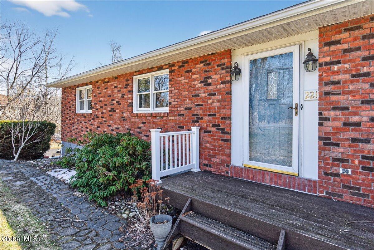 221 Droms Road Glenville NY 12302