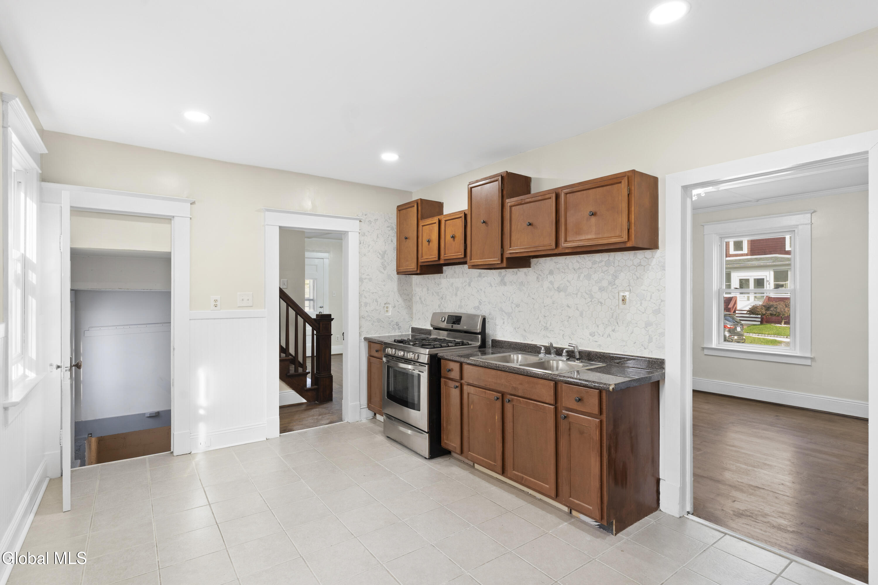 91 Snowden Avenue Schenectady NY 12304