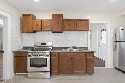 91 Snowden Avenue Schenectady NY 12304