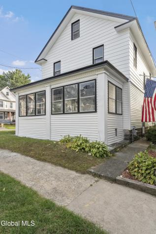 91 Snowden Avenue Schenectady NY 12304