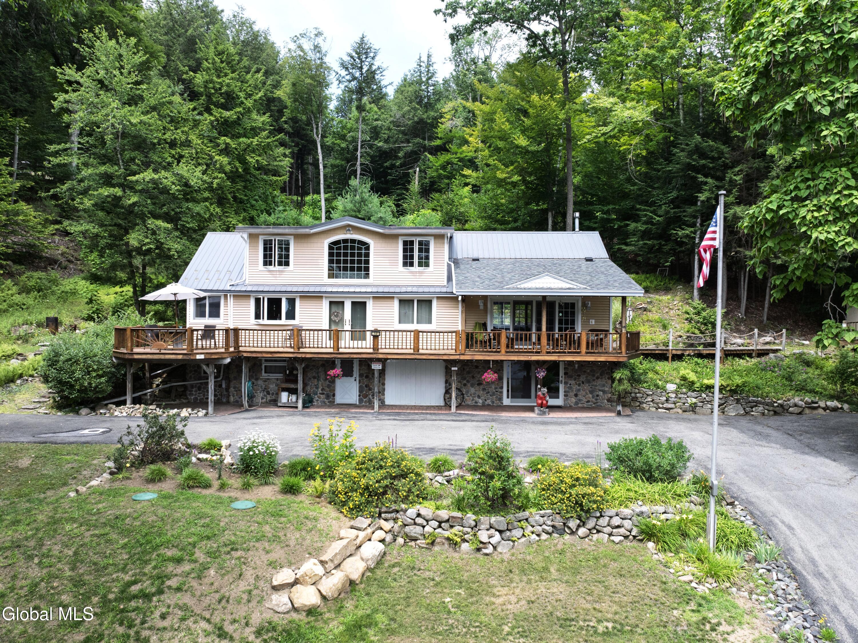 1141 North Shore - L26 Road Hadley NY 12835