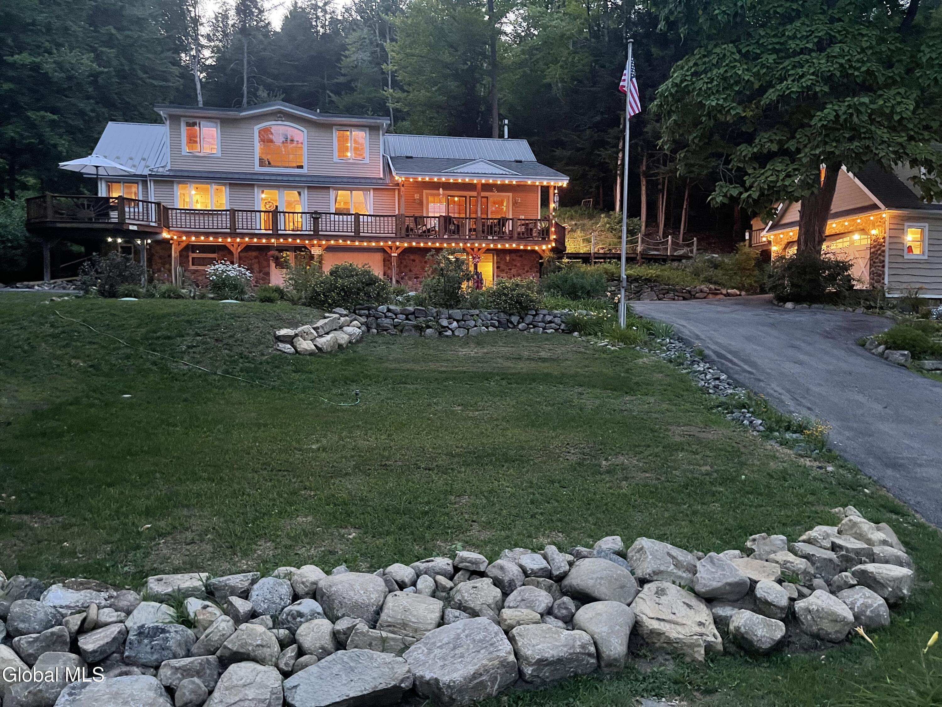 1141 North Shore - L26 Road Hadley NY 12835