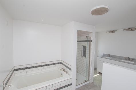 18 Newman Street Gloversville NY 12078