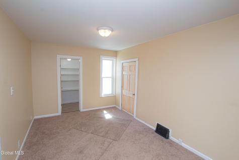 18 Newman Street Gloversville NY 12078