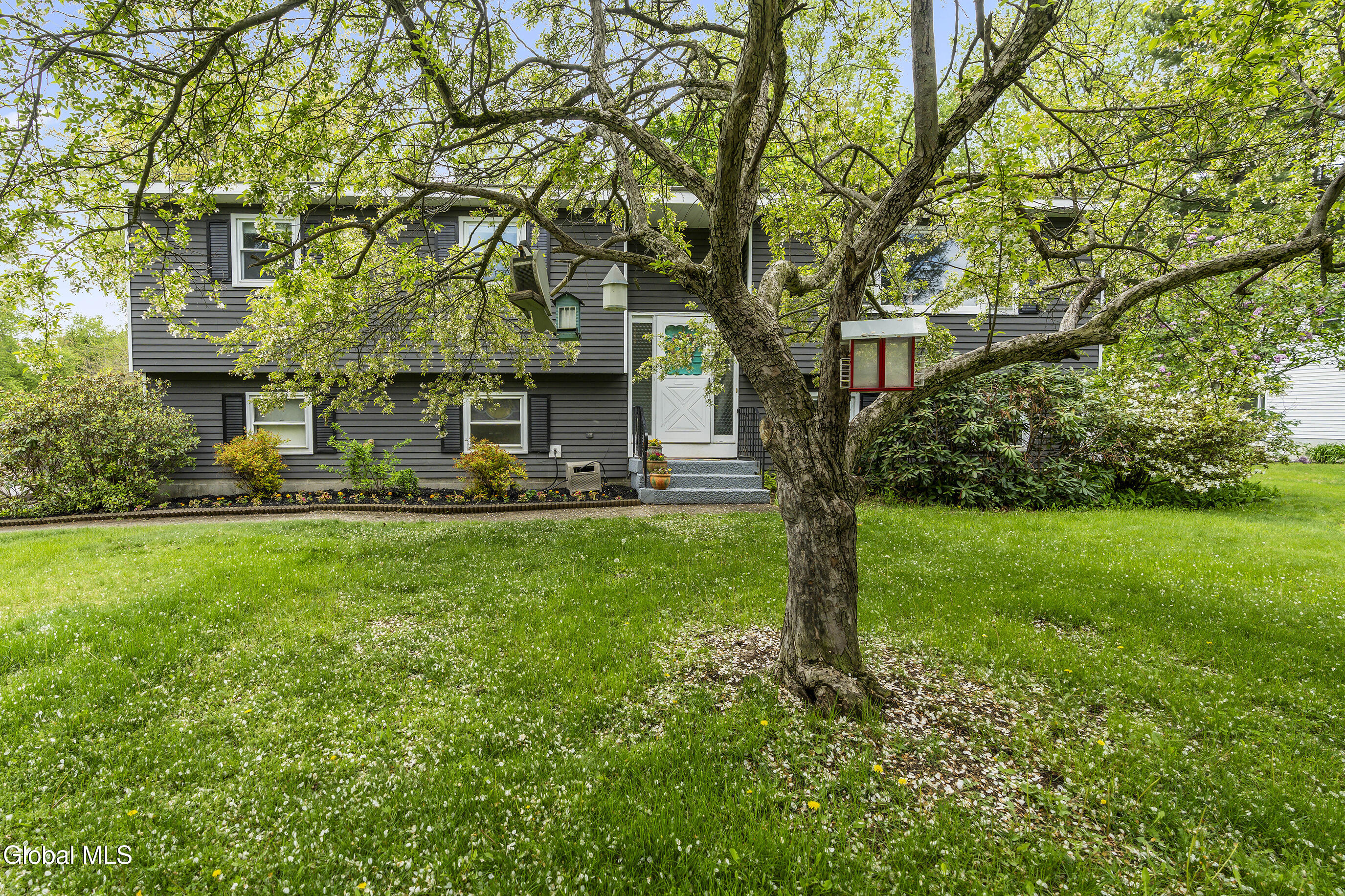 9 Crestmont Drive Clifton Park NY 12065
