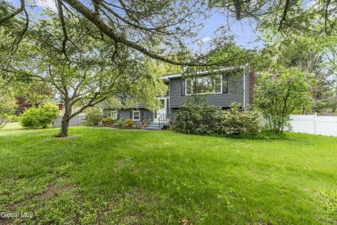 9 Crestmont Drive Clifton Park NY 12065