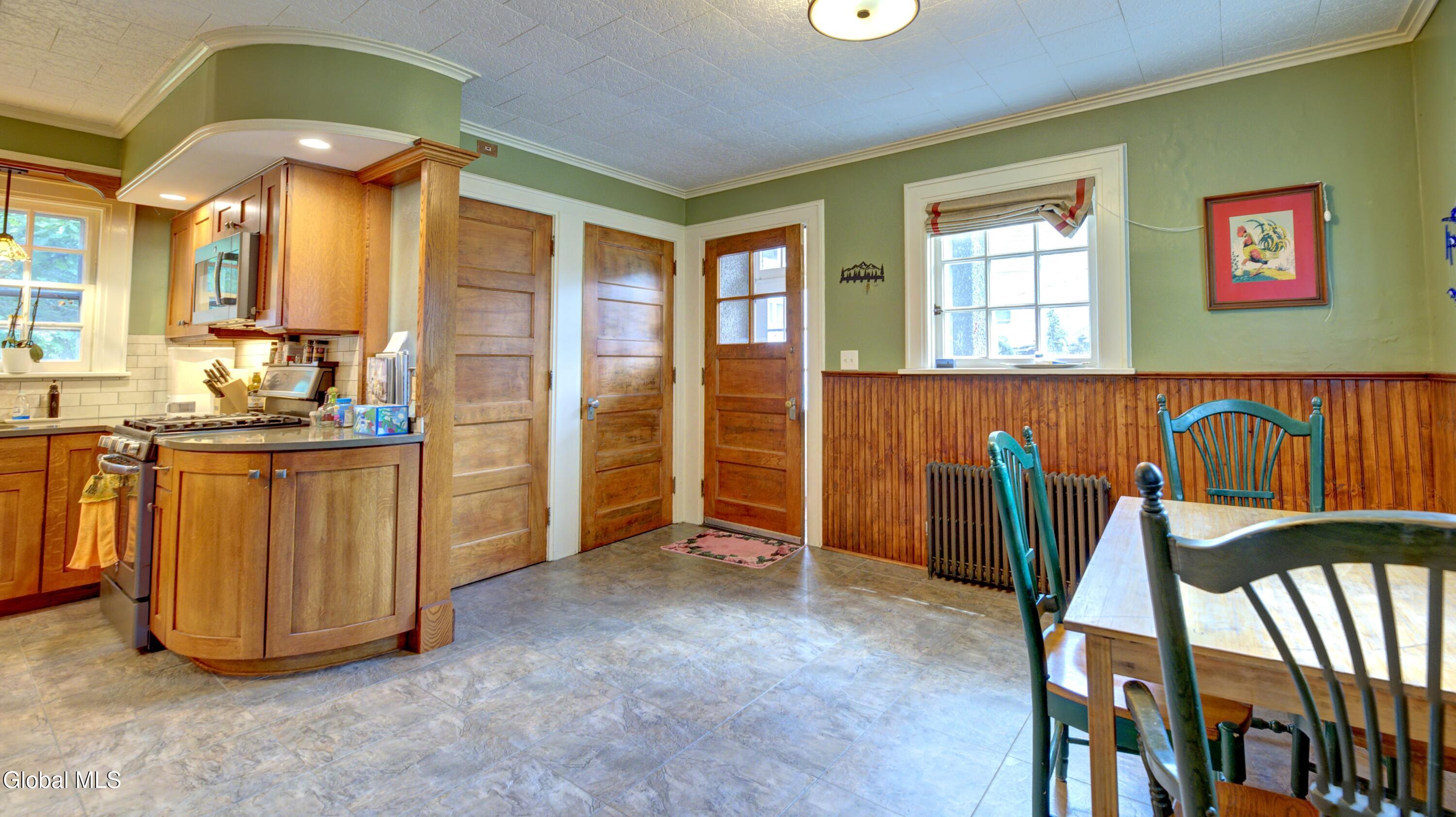 8 Union Place Johnstown NY 12095
