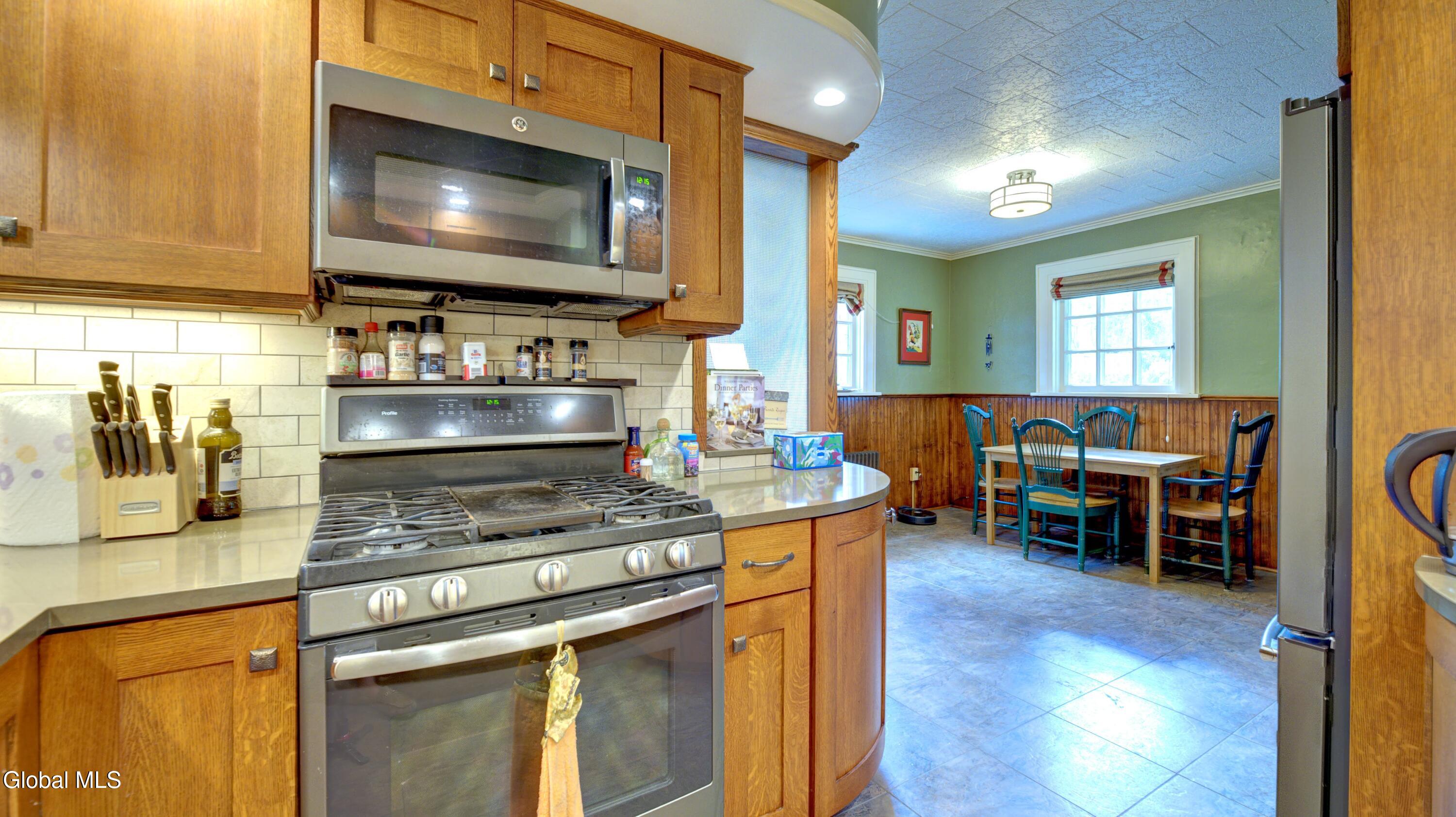 8 Union Place Johnstown NY 12095