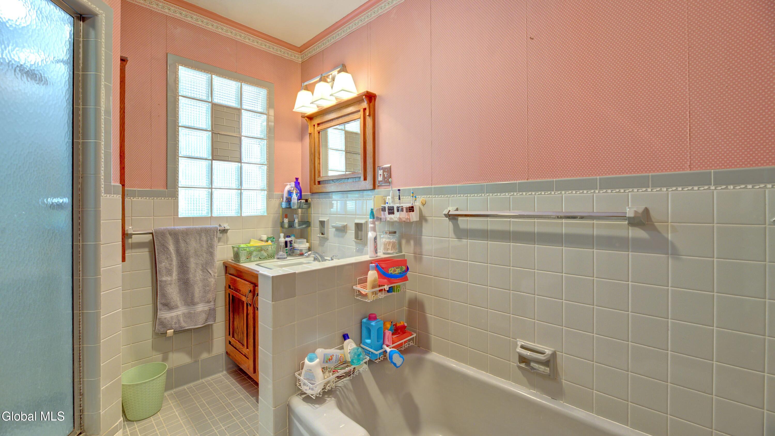 8 Union Place Johnstown NY 12095