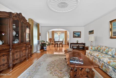888 Meadow Lane Niskayuna NY 12309