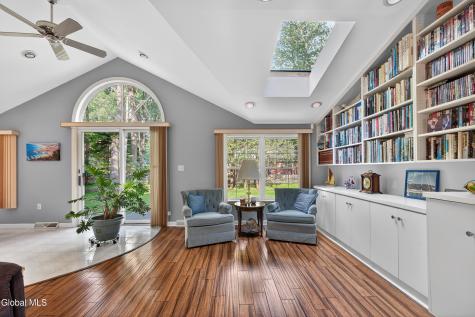 888 Meadow Lane Niskayuna NY 12309