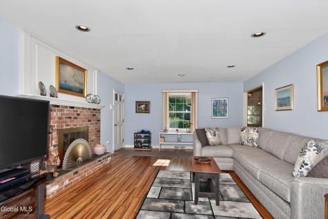 888 Meadow Lane Niskayuna NY 12309