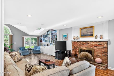 888 Meadow Lane Niskayuna NY 12309